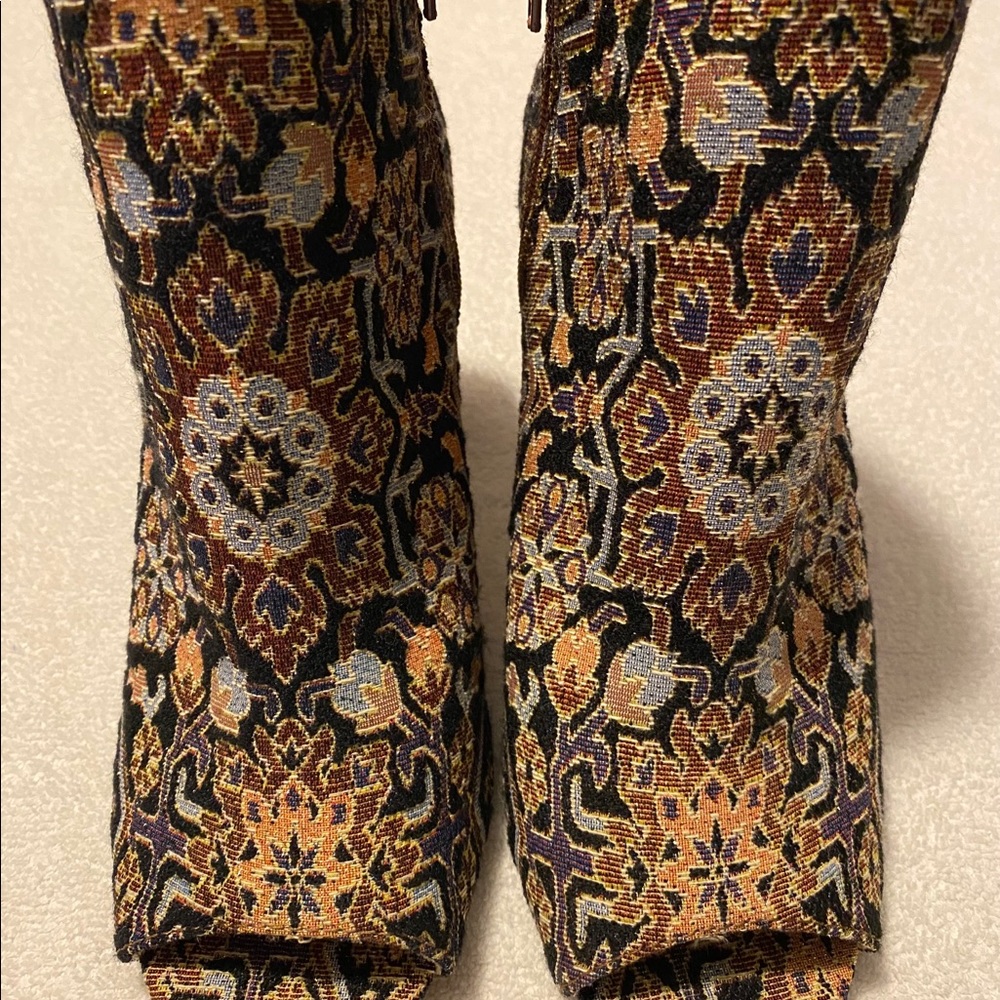 Brand New Fashionable Ankle Boots By CANDIES.- box 30 - Picture 2 of 8